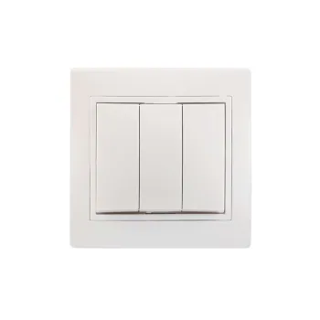Изображение товара Трехклавишный выключатель Кварта IP20 белый IEK Изображение товара Трехклавишный выключатель Кварта IP20 белый IEK