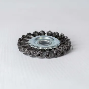 Изображение товара Щетка дисковая 115мм/22мм для УШМ сталь крученая Йоко Изображение товара Щетка дисковая 115мм/22мм для УШМ сталь крученая Йоко