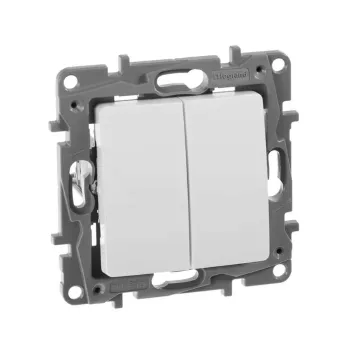 Изображение товара Двухклавишный выключатель Legrand Etika белый IP20 для внутренней установки Изображение товара Двухклавишный выключатель Legrand Etika белый IP20 для внутренней установки