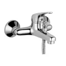 Cмеситель для ванны stOmegaPRO короткий излив с лейкой и шлангом хром 9312_1