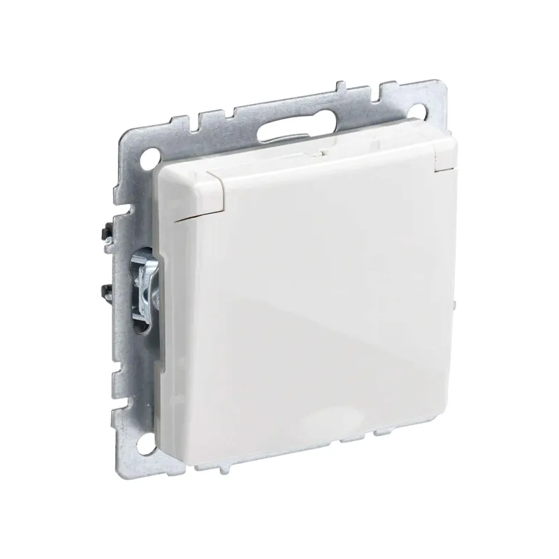 Механизм розетки с заземлением со шторками и крышкой Brite белая IP44 IEK_1
