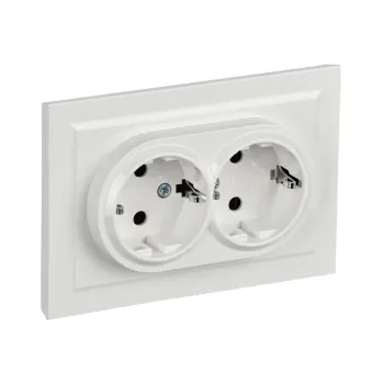 Изображение товара Двухместная накладная розетка с заземлением IEK Brite белая IP20 для безопасного подключения Изображение товара Двухместная накладная розетка с заземлением IEK Brite белая IP20 для безопасного подключения