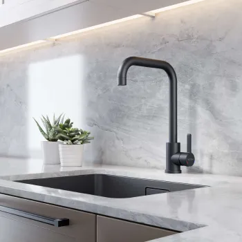 Изображение товара Смеситель для кухни Voda K557B черный с Г-образным изливом однорычажный Изображение товара Смеситель для кухни Voda K557B черный с Г-образным изливом однорычажный