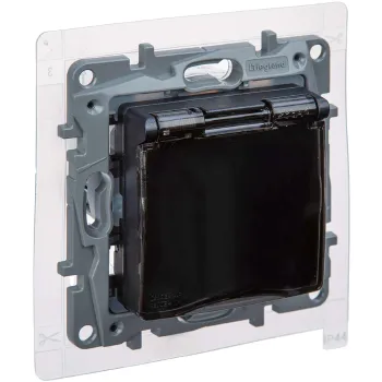 Изображение товара Механизм розетки одинарный с заземлением и крышкой Legrand Etika IP44 антрацит Изображение товара Механизм розетки одинарный с заземлением и крышкой Legrand Etika IP44 антрацит